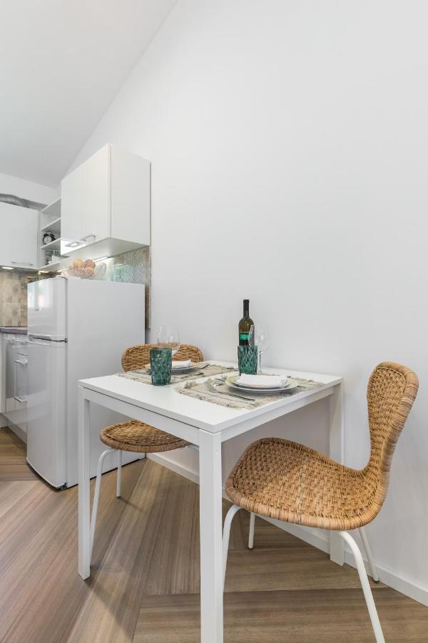 Luxury Apartment Silvana With Beautiful Garden สปลิท ภายนอก รูปภาพ